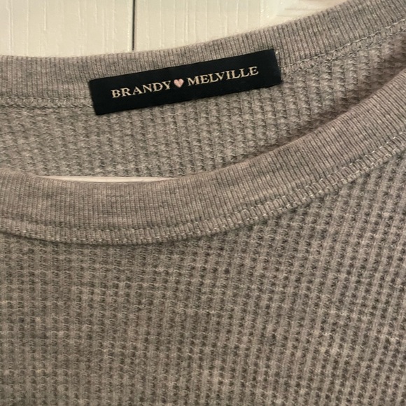 BRANDY MELVILLE longsleeve - Picture 2 of 2